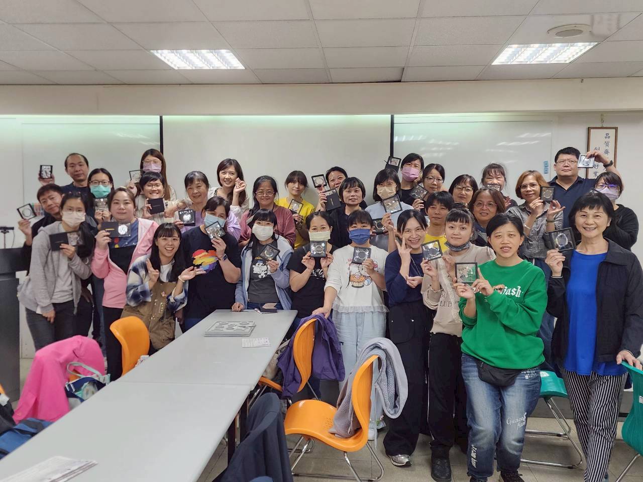 LINE ALBUM 水晶手鍊 260414